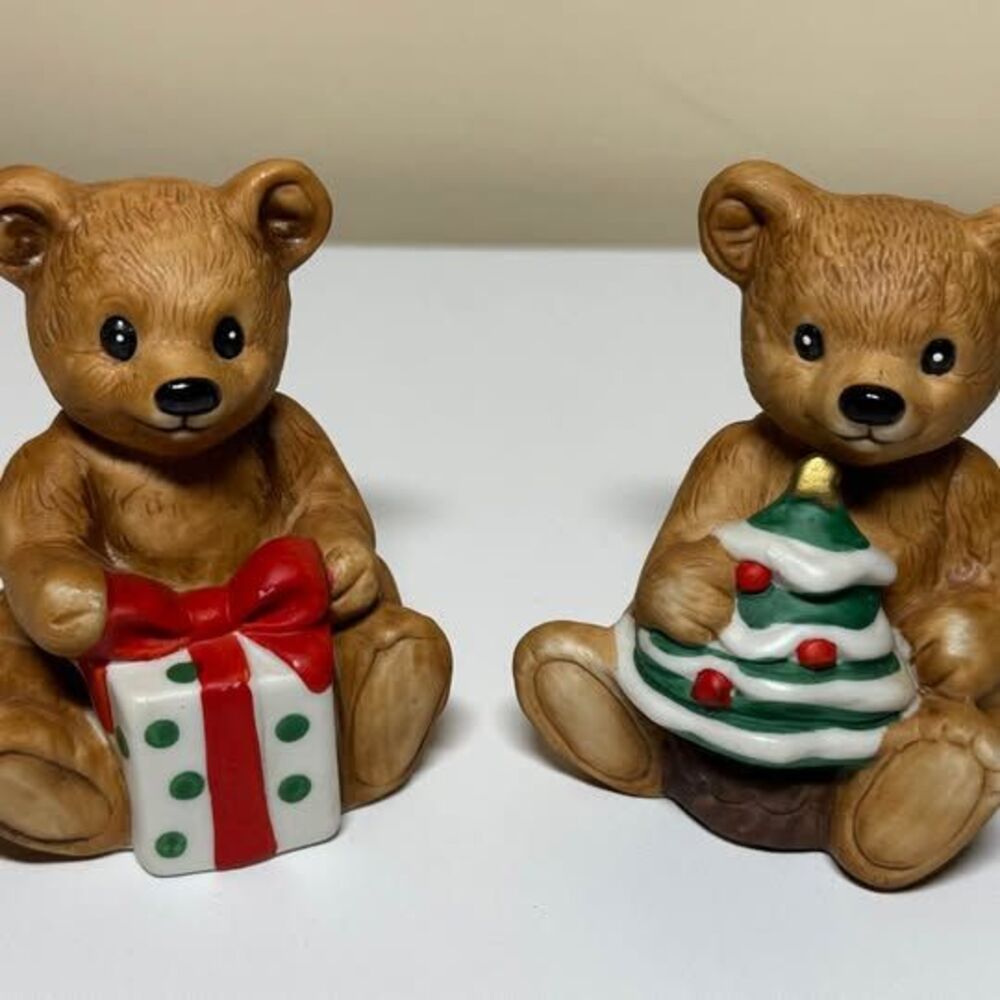 Vintage HOMCO Christmas Teddy Bear Figurines Set with Gift & Christmas Tree